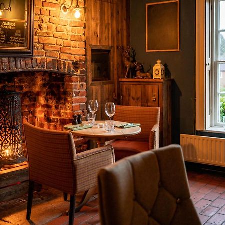 The Royal Oak Inn チチェスター エクステリア 写真