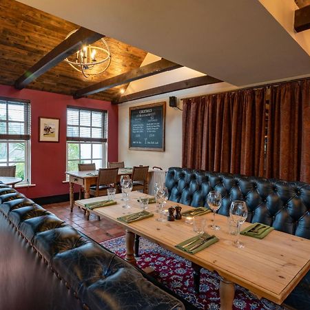 The Royal Oak Inn チチェスター エクステリア 写真