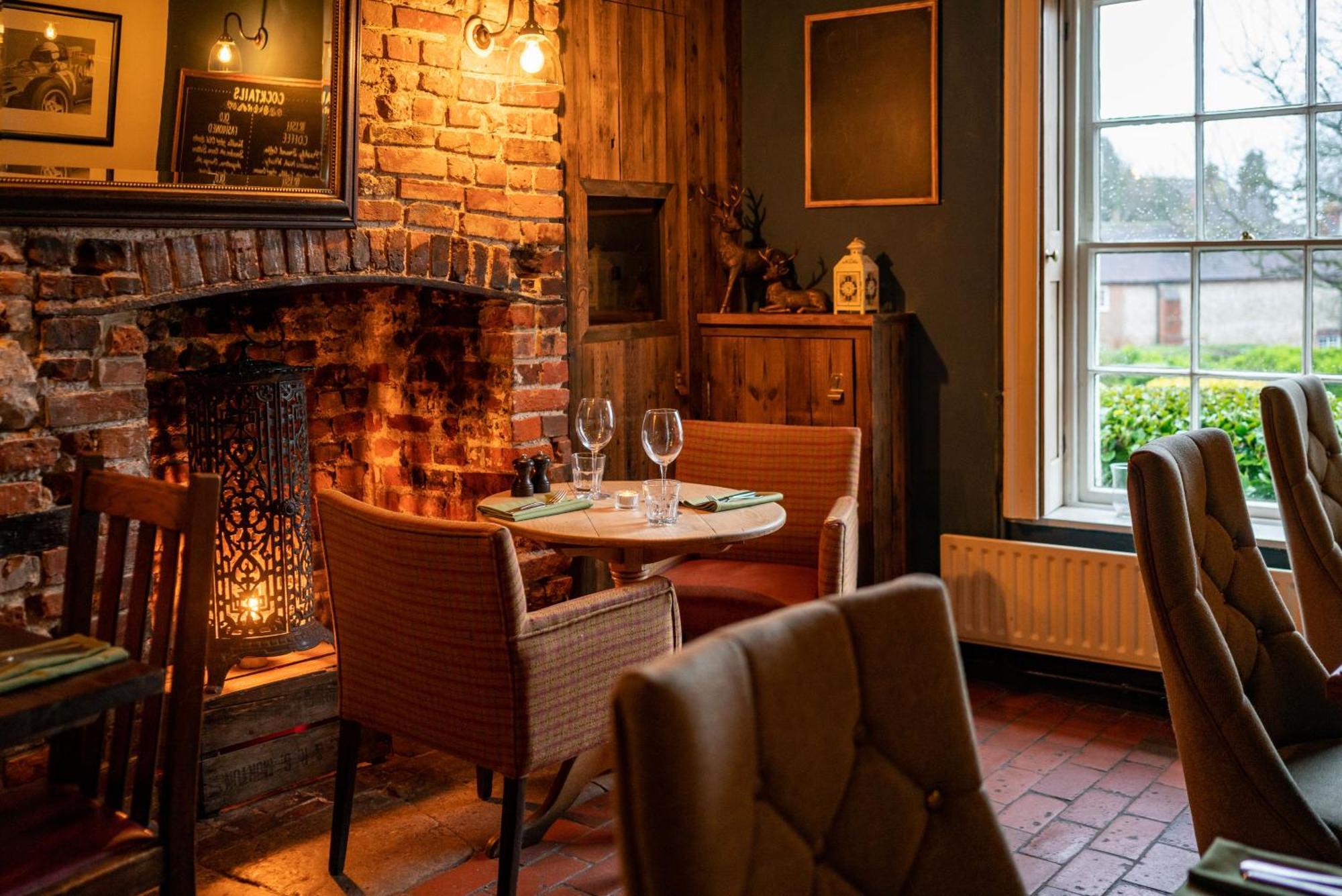 The Royal Oak Inn チチェスター エクステリア 写真