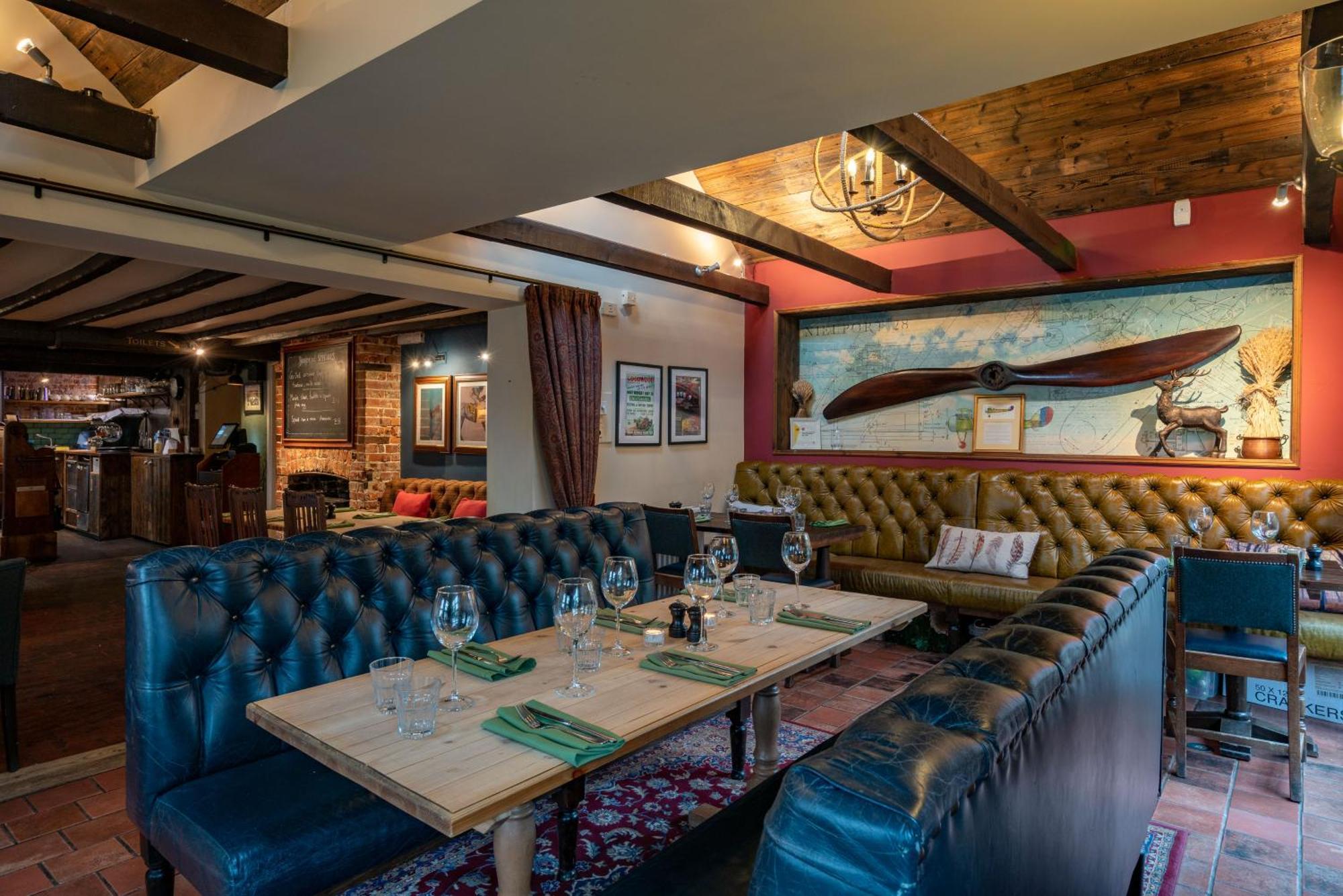 The Royal Oak Inn チチェスター エクステリア 写真