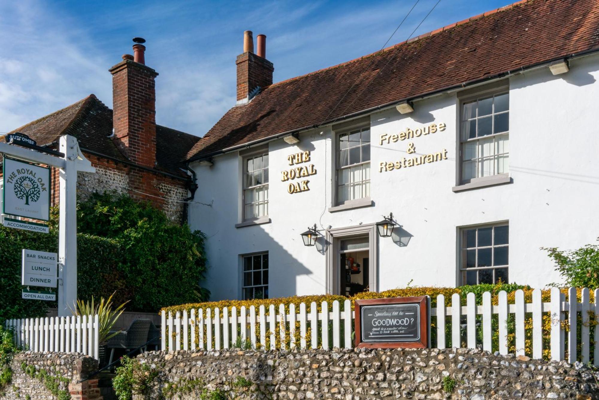 The Royal Oak Inn チチェスター エクステリア 写真