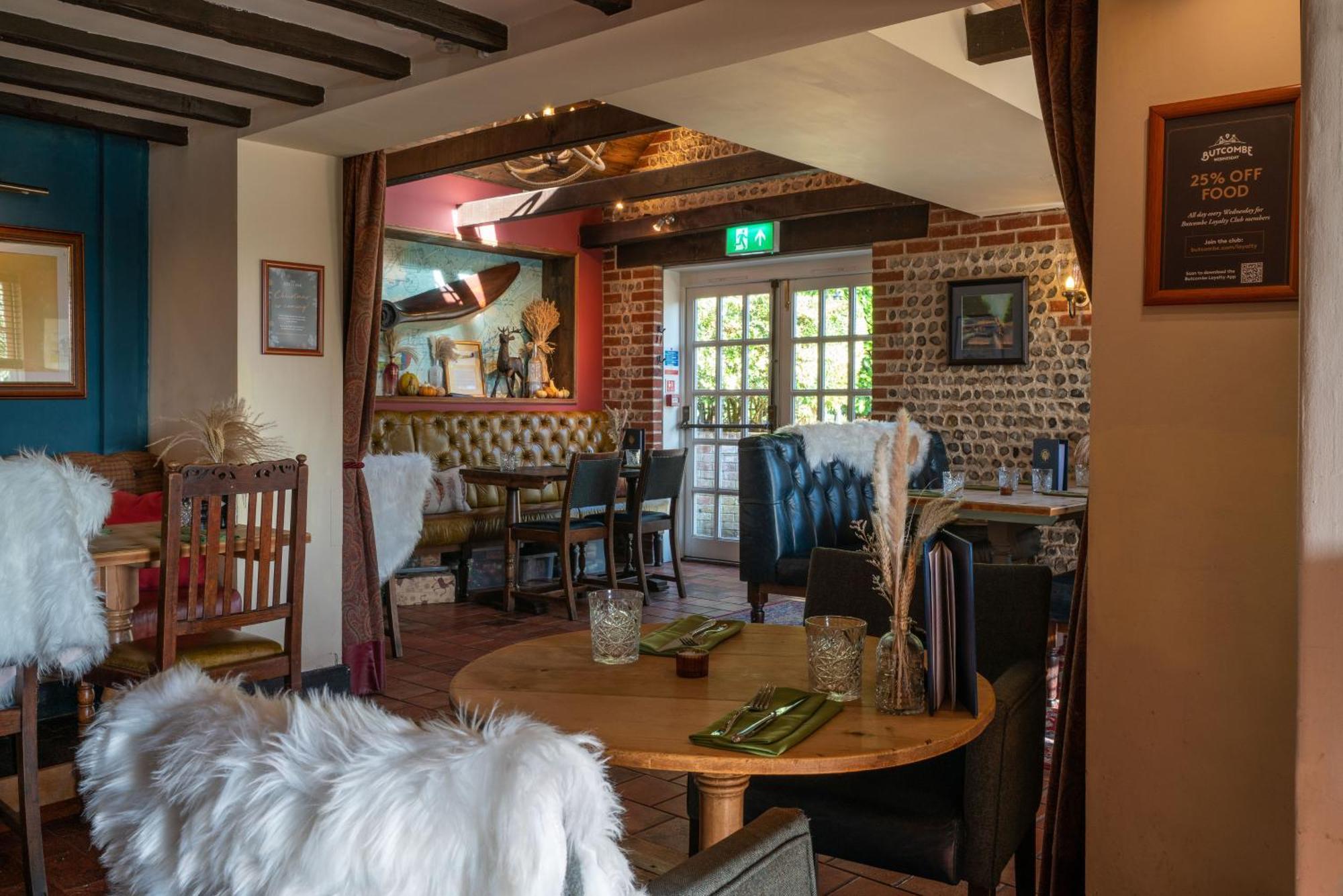 The Royal Oak Inn チチェスター エクステリア 写真