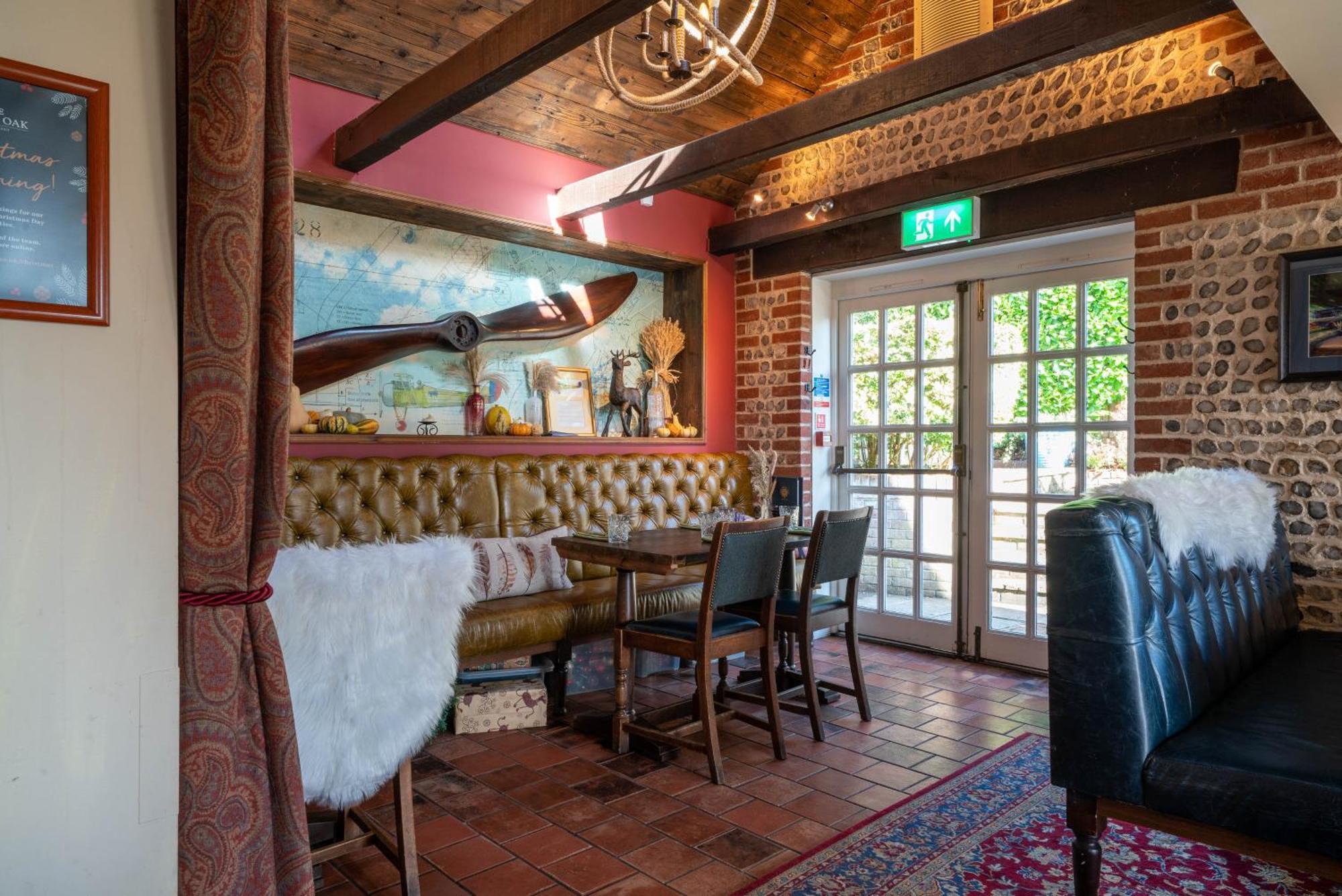 The Royal Oak Inn チチェスター エクステリア 写真