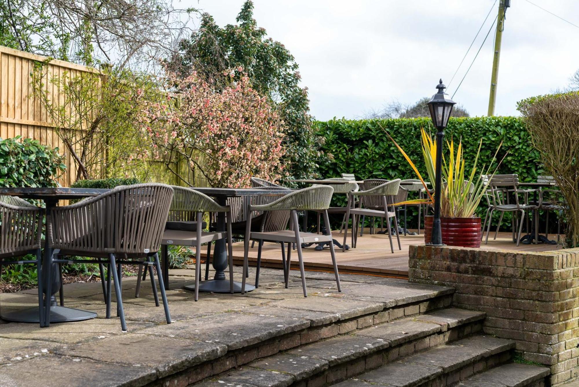 The Royal Oak Inn チチェスター エクステリア 写真