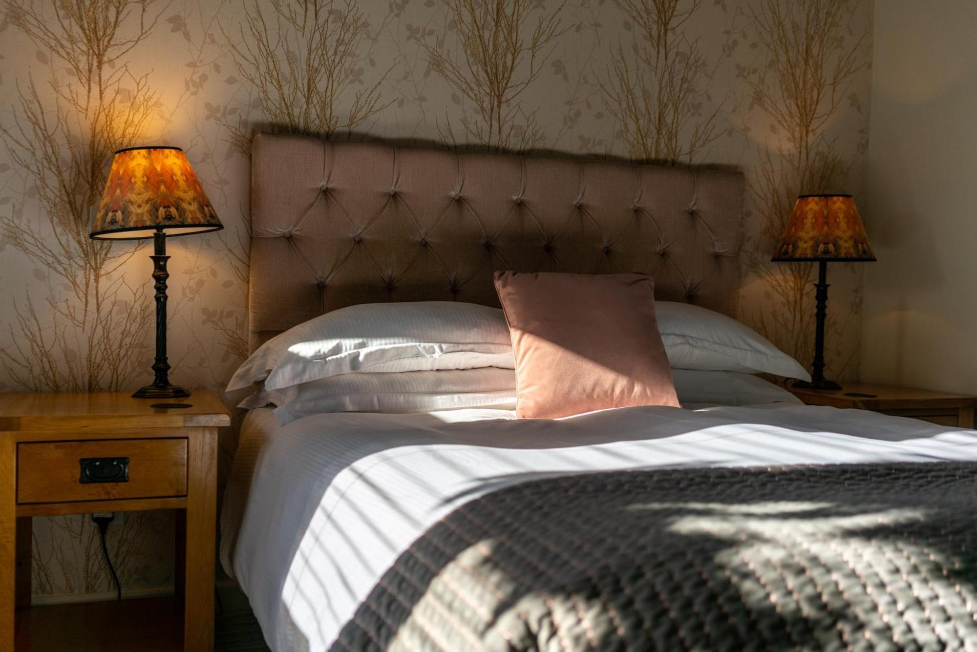 The Royal Oak Inn チチェスター エクステリア 写真