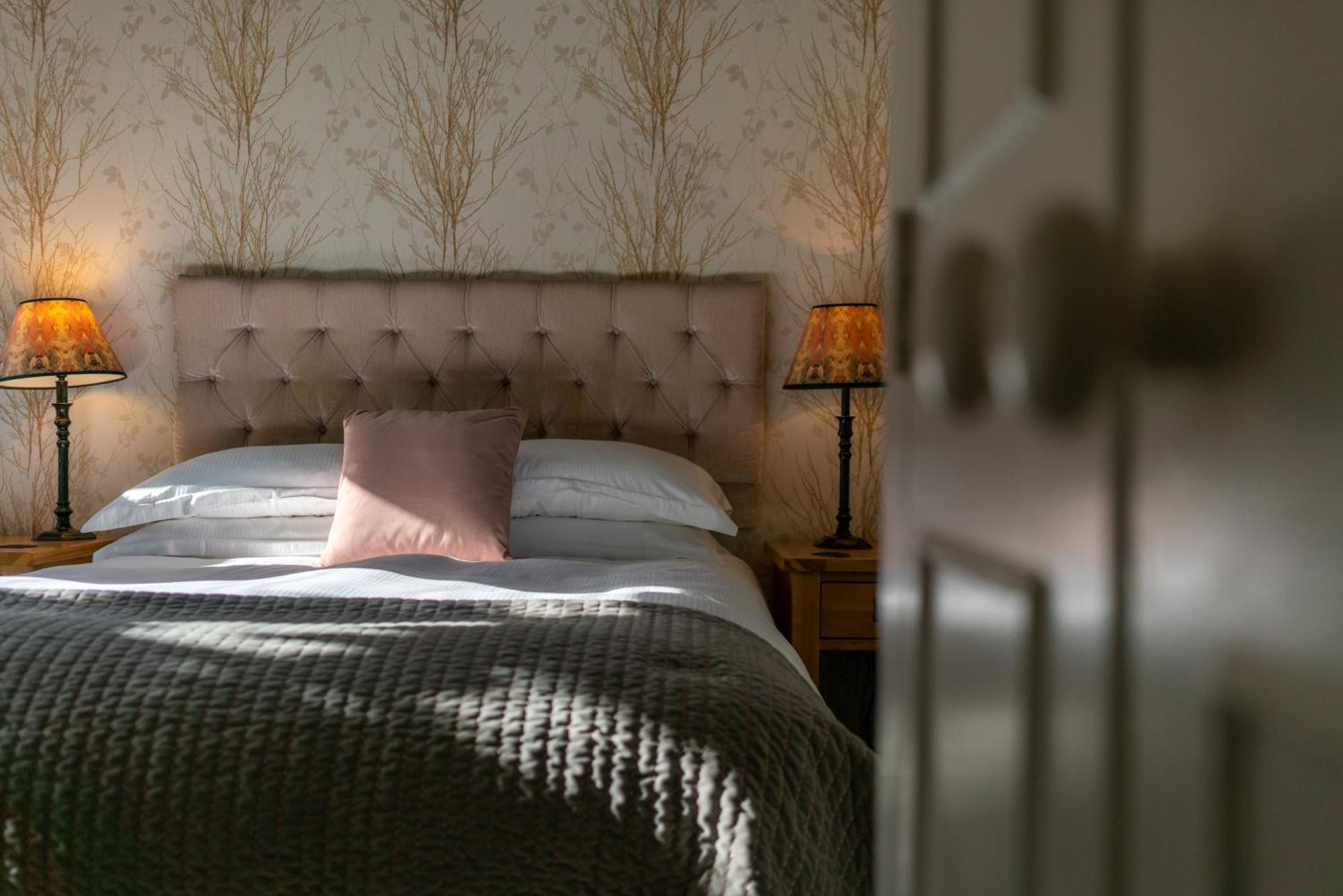 The Royal Oak Inn チチェスター エクステリア 写真
