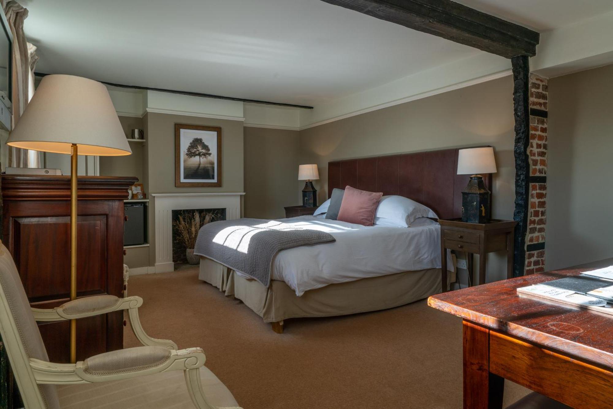 The Royal Oak Inn チチェスター エクステリア 写真