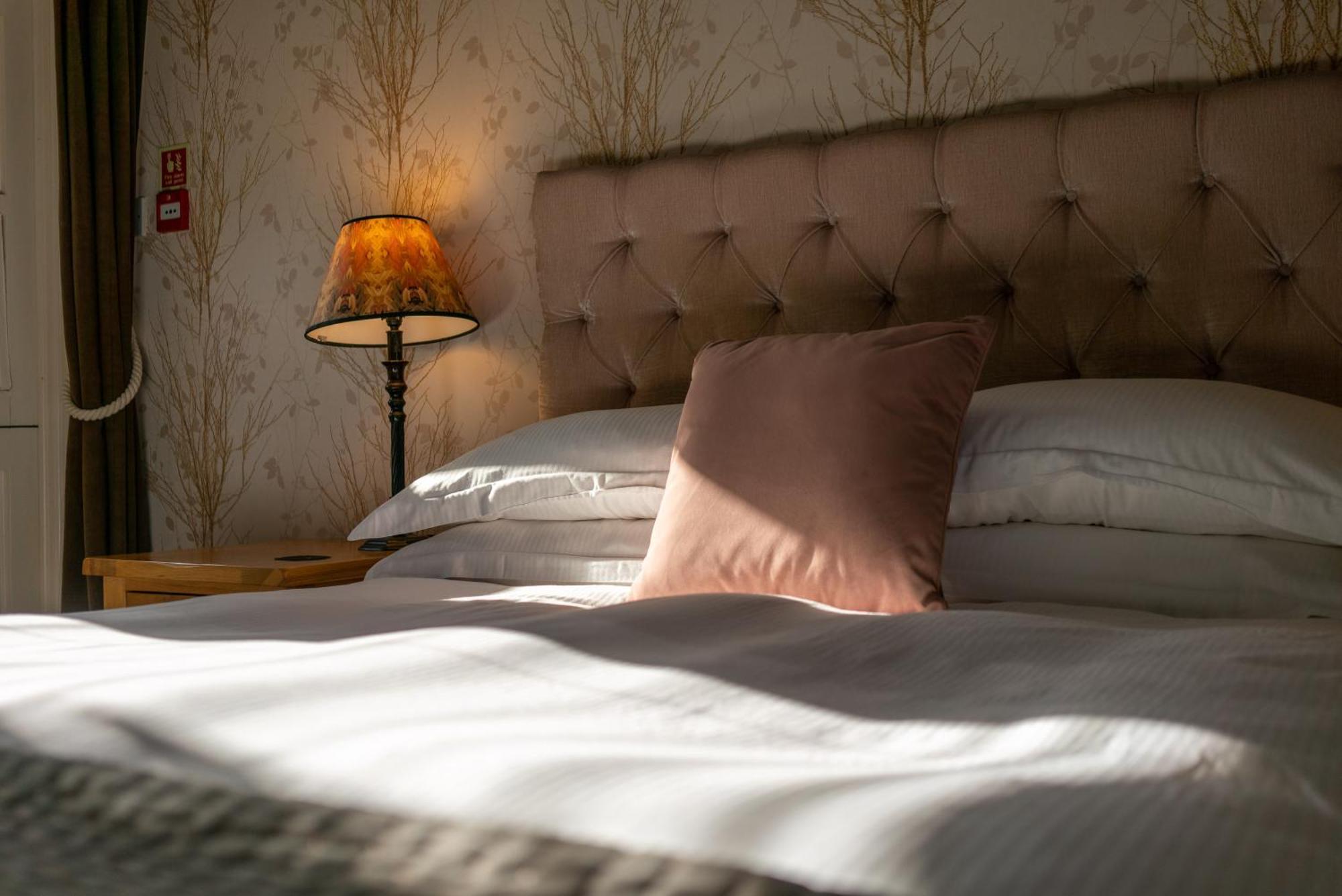 The Royal Oak Inn チチェスター エクステリア 写真